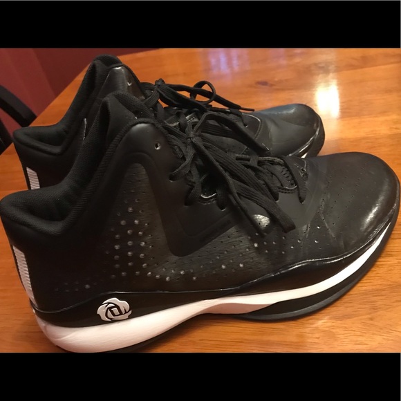 EUC D Rose Adidas basketball shoes size